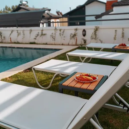 Fethiye'de Müstakil Havuzlu 4 Yatak Odalı Müstakil Villa Olive *
